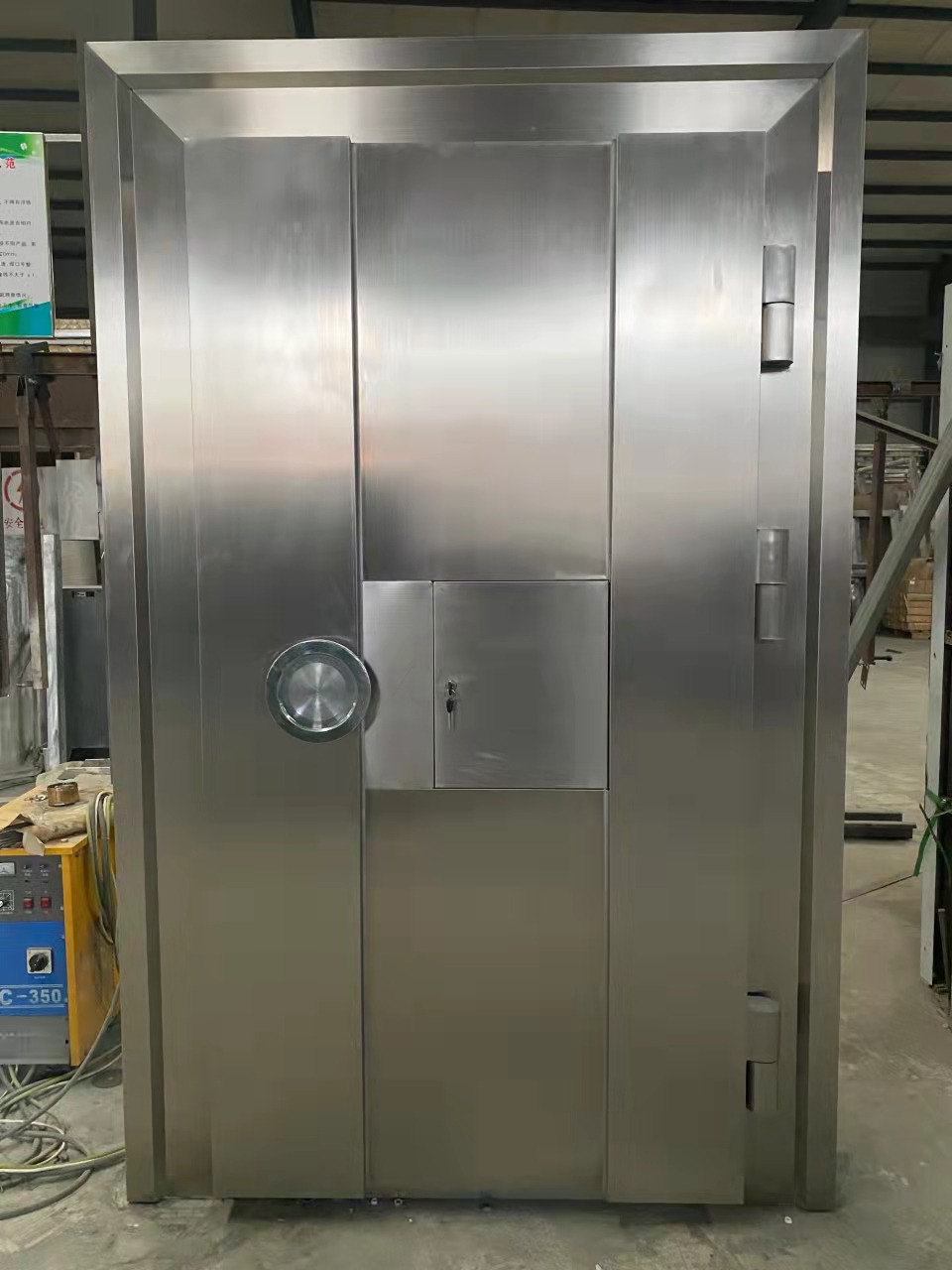 1-2112211441345N.jpg